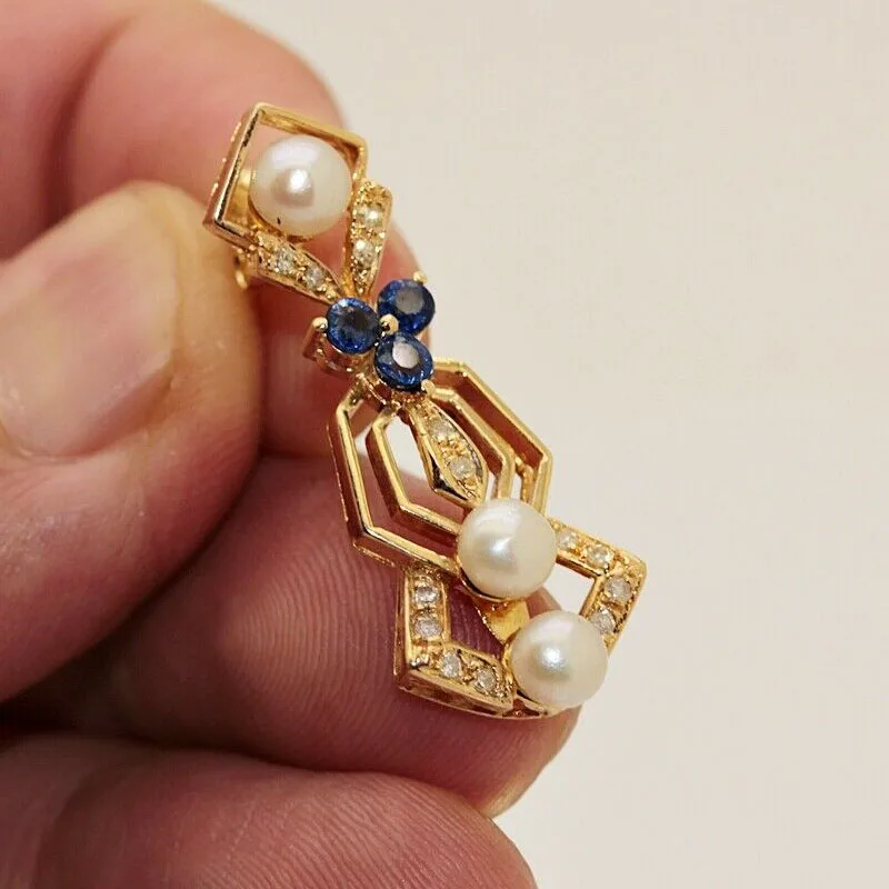 

PERFECT VINTAGE 18K GOLD DIAMOND SAPPHIRE AND PEARL DECORATED PRETTY EARRING
