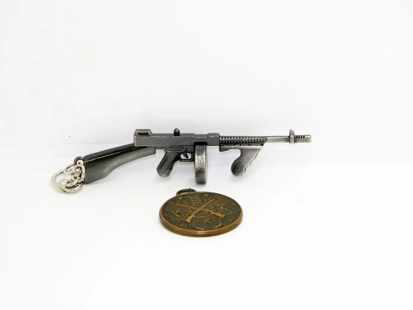 Брелок для ключей США Томпсон Вторая мировая война большой пистолет PUBG детский