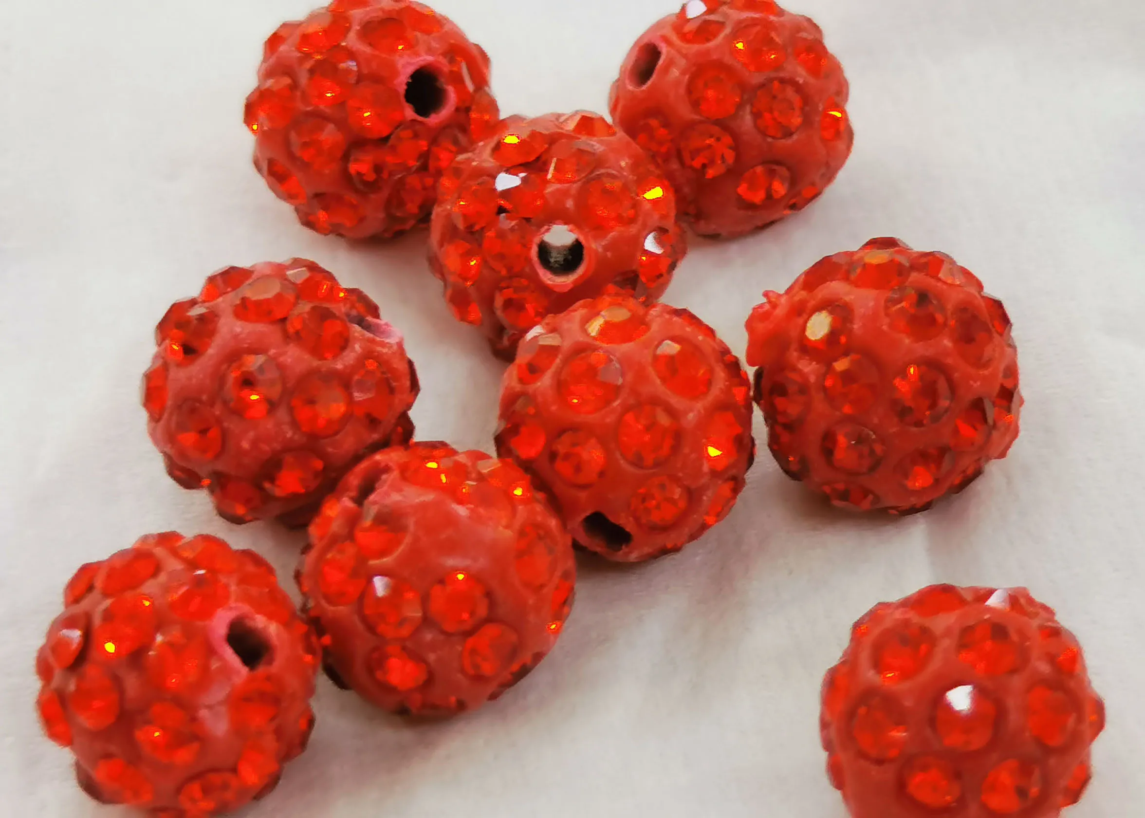 Бусины-разделители с красно-прозрачными белыми кристаллами 6/8/10/12 мм 100 шт. |