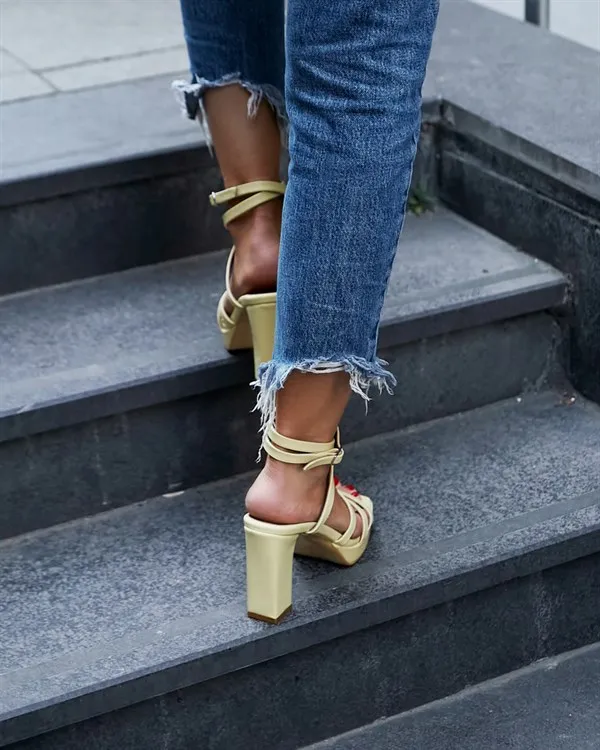 

WOMEN CLAIS SHOES