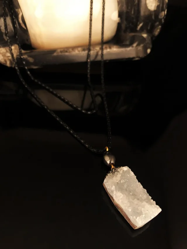 

Dr Stone Natural Stone Women 'S Quartz and Hematite Stone Necklace NRS927 439711093
