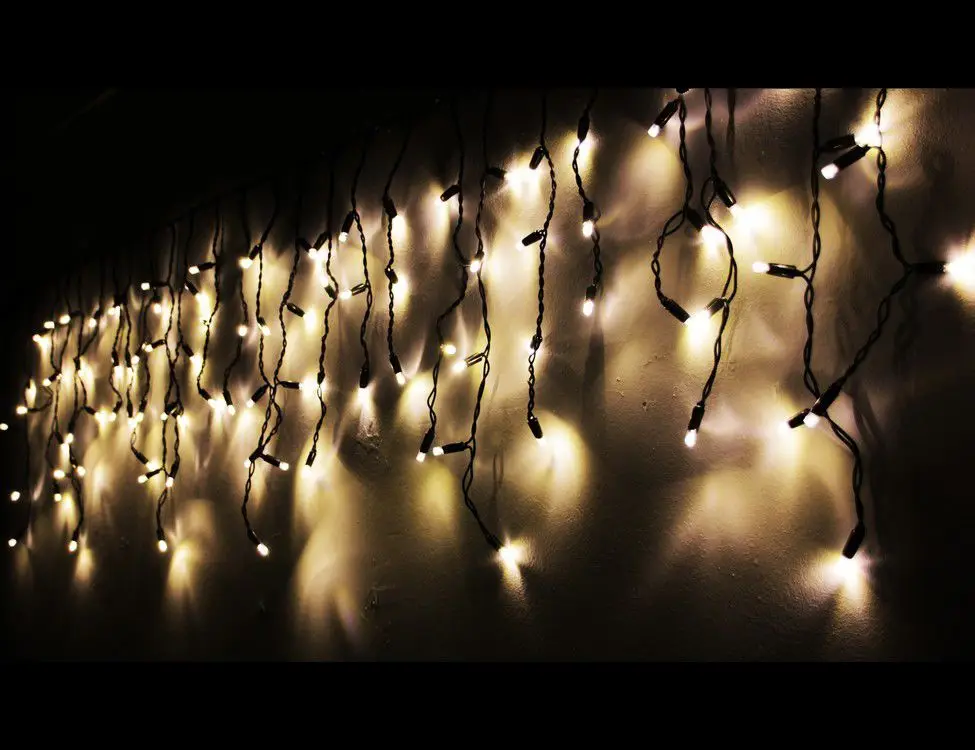 Электрическая гирлянда Космос 100 ламп бахрома Световой дождь с нитями разной