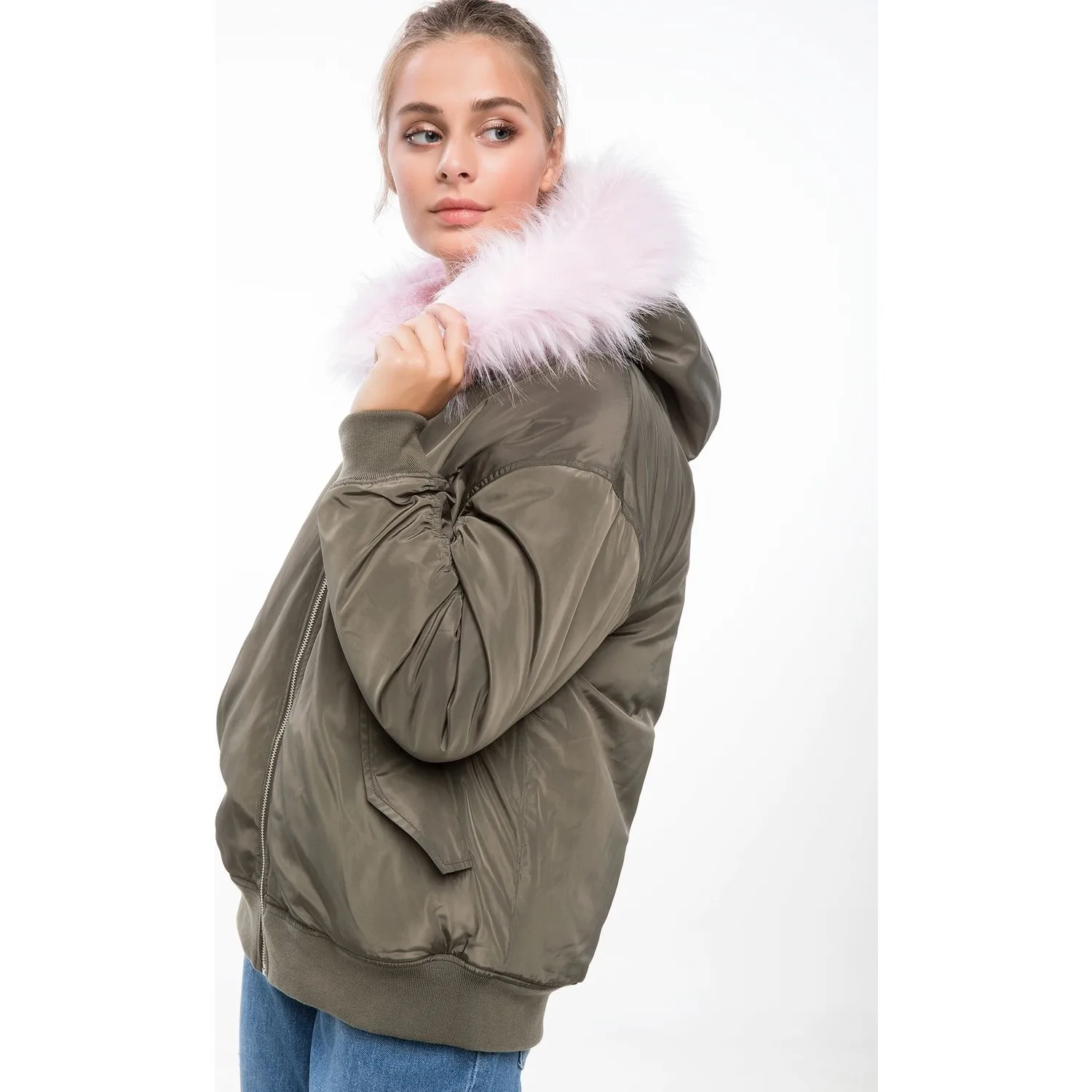 

Is a detachable Faux Fur Detail Hooded Pockets Coats I8741AZ18WN