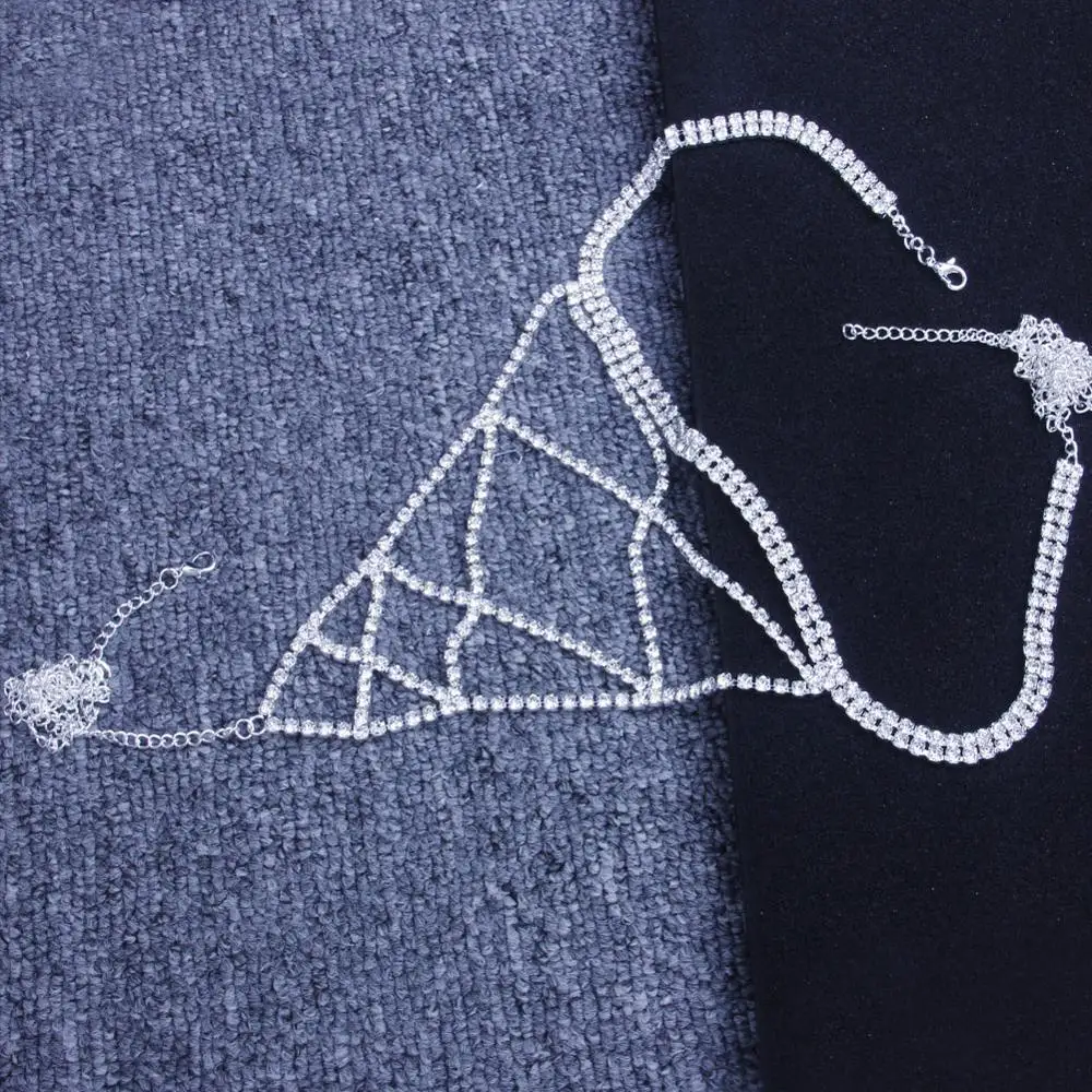 Со стильным поперечным тела цепочка с крупными серебристыми Цвет украшением в