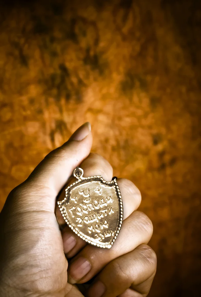 Уникальный талисман из стерлингового серебра молитвенный щит | Украшения и