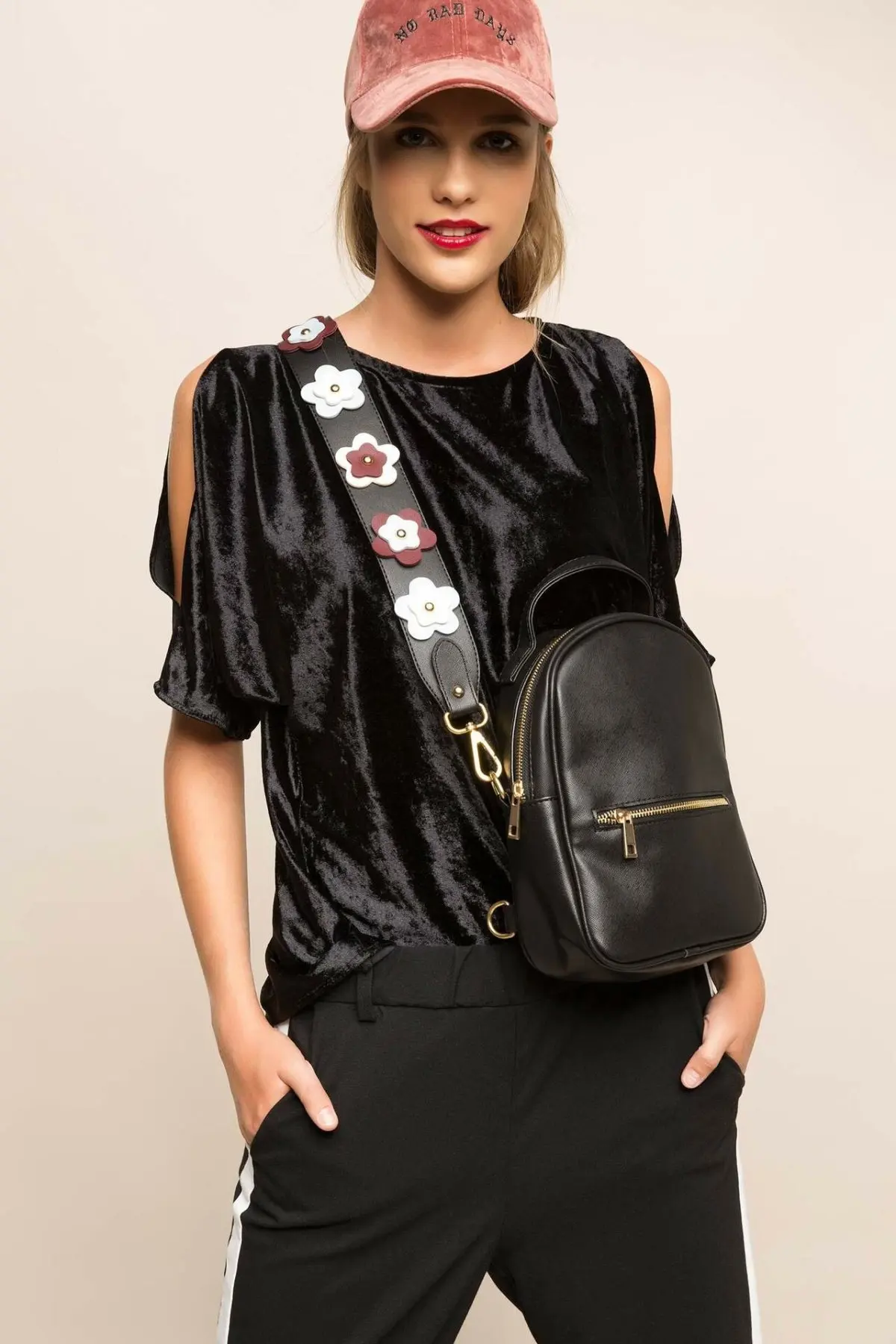 DeFacto женская зимняя черная бархатная футболка с коротким рукавом Женская