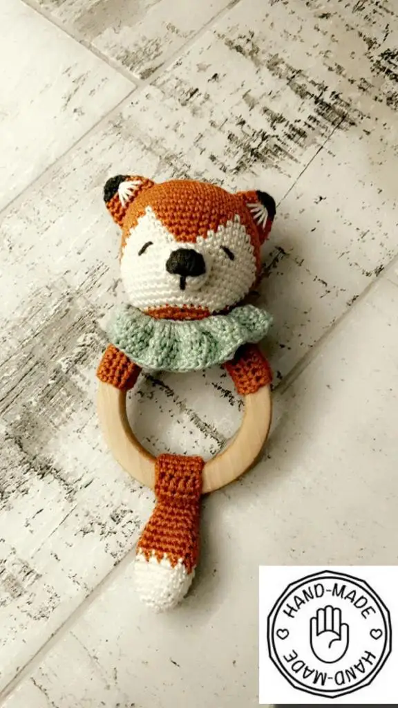 

Amigurimi 100% handmade natural rope and wooden teether baby amigurumi toy