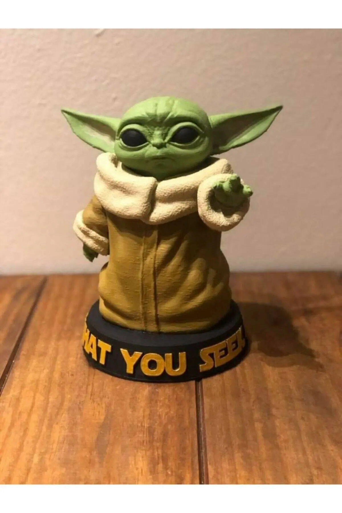 

Красочная 3d-фигурка Baby Yoda figтерритории