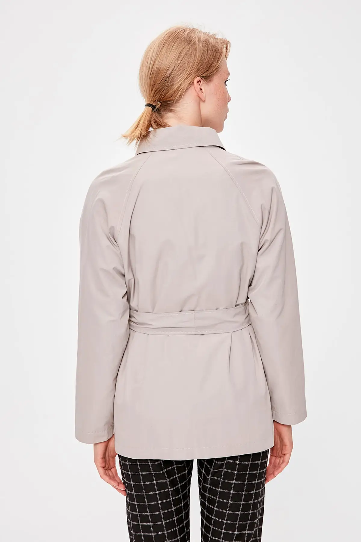 Тренч Trendyol с отделкой из камня, короткое пальто TWOAW20TR0021