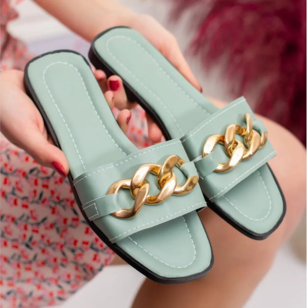 Moda Kadın Terlik Tasarım Günlük Zincir Detaylı Bahçe Women's Slippers 2022 Summer New Fashion Buckle Solid Color Outwear