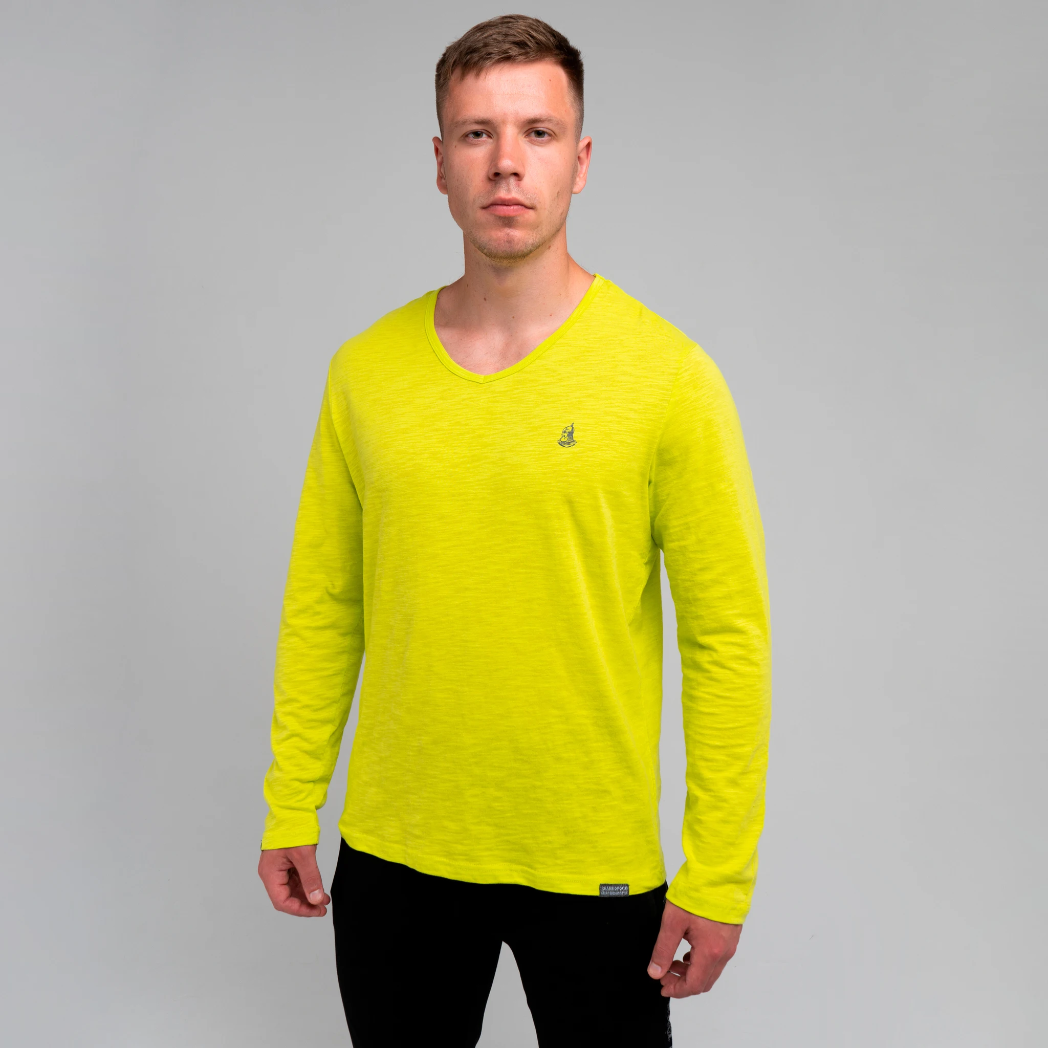 Лонгслив Великоросс салатового цвета с V вырезом|Мужские футболки| |