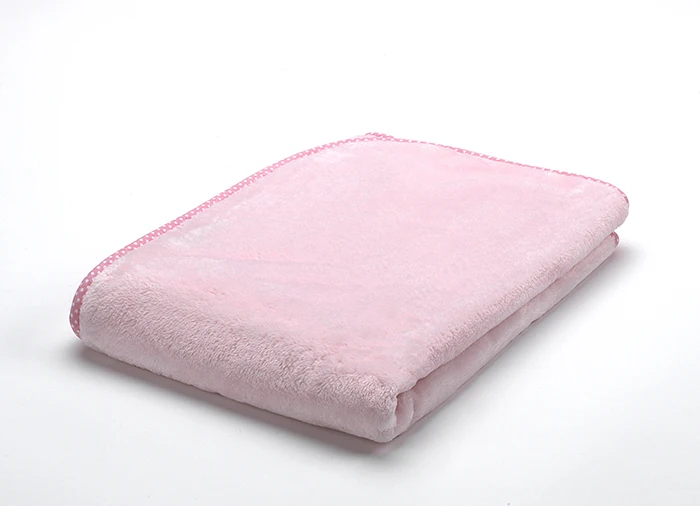 Очень мягкое детское одеяло розового цвета изготовлено в Испании с подарочной
