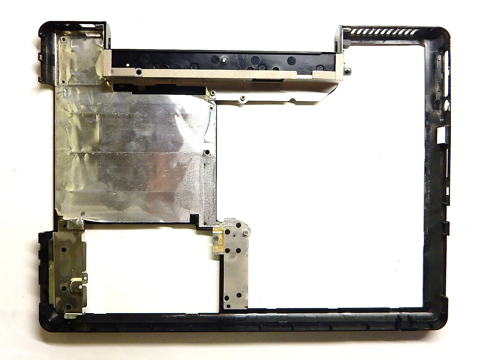 Корпус нижняя часть (корыто) Fujitsu Siemens Amilo Pi 1536 (б/у с разбора) | Компьютеры и офис
