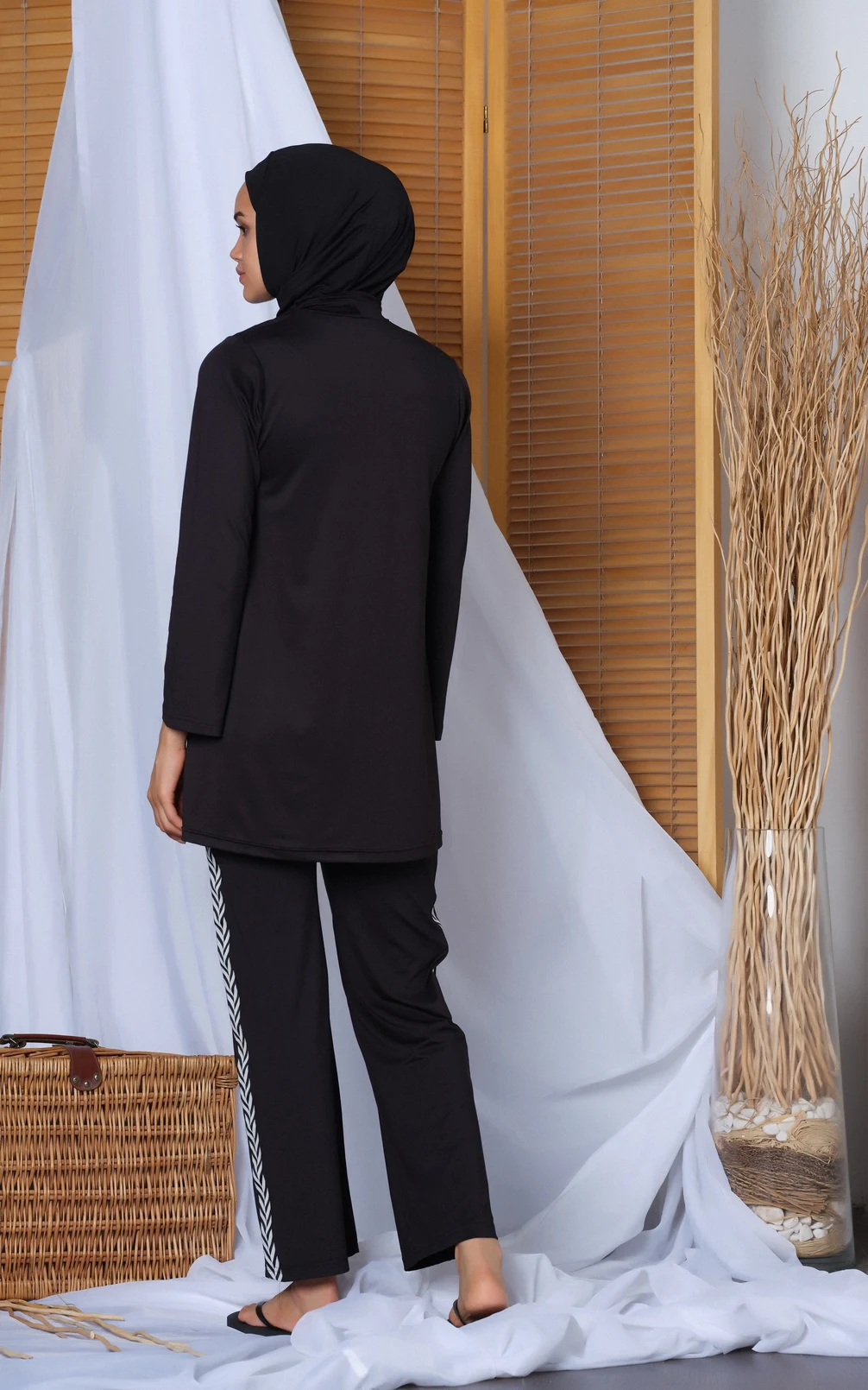 

Muslim Swimwear Burkini Islamic Women Modest Hijab Swimsuit full cover beachwear 'ALFASA 20130 Fishback Pool Hijab Swimsuit'