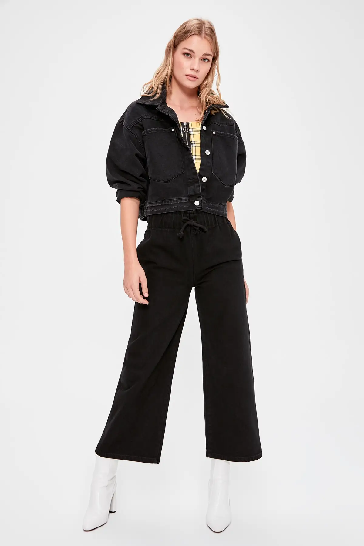 Trendyol черные эластичные джинсы с высокой талией TWOAW20JE0193