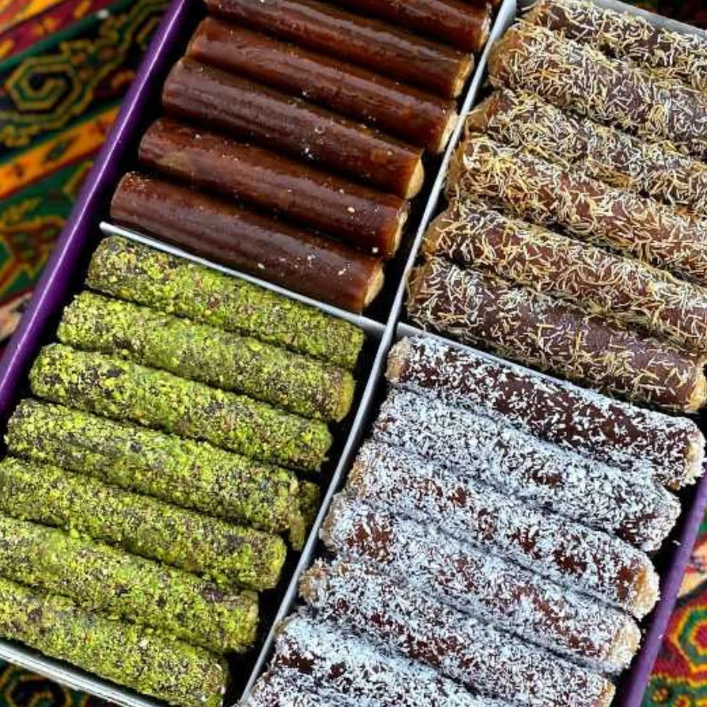 

Roll Rolled Pestil with Pistachio and Hazelnut Coconut Kadayf with Hazelnut Butter 500 gr AltnSeries
