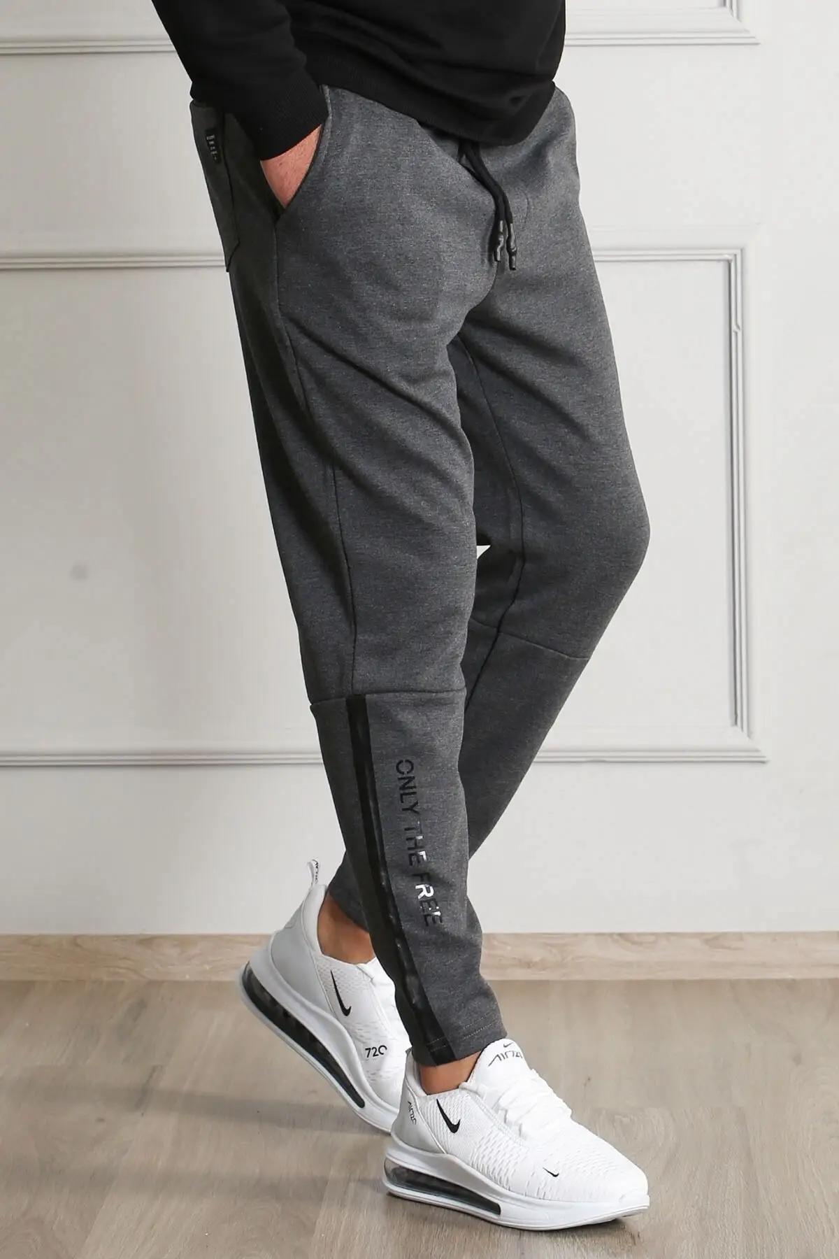 

Printed Black Sweatpants