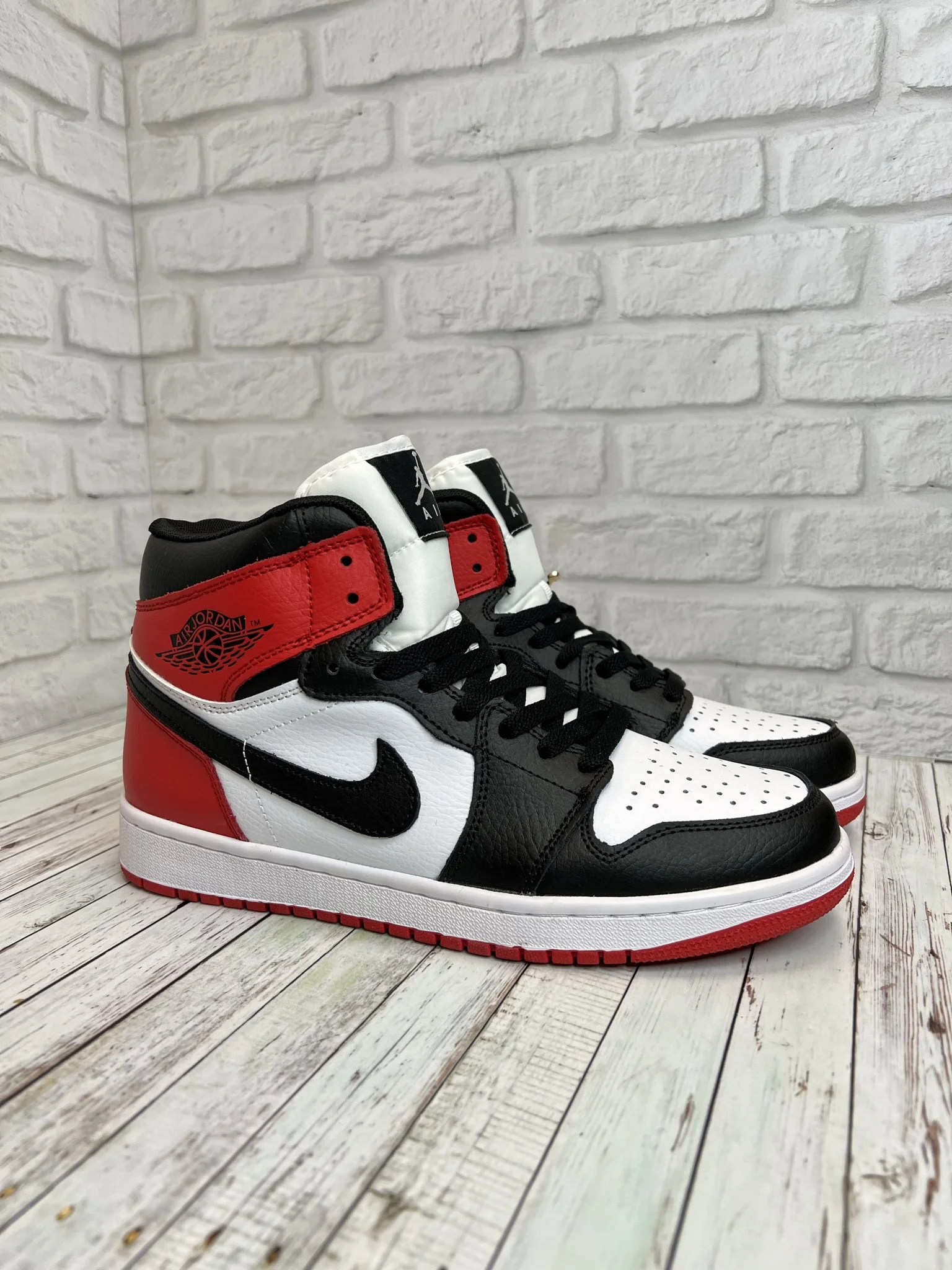 Кроссовки Nike Air Jordan (Джордан) мужские красные с чёрным и белым |
