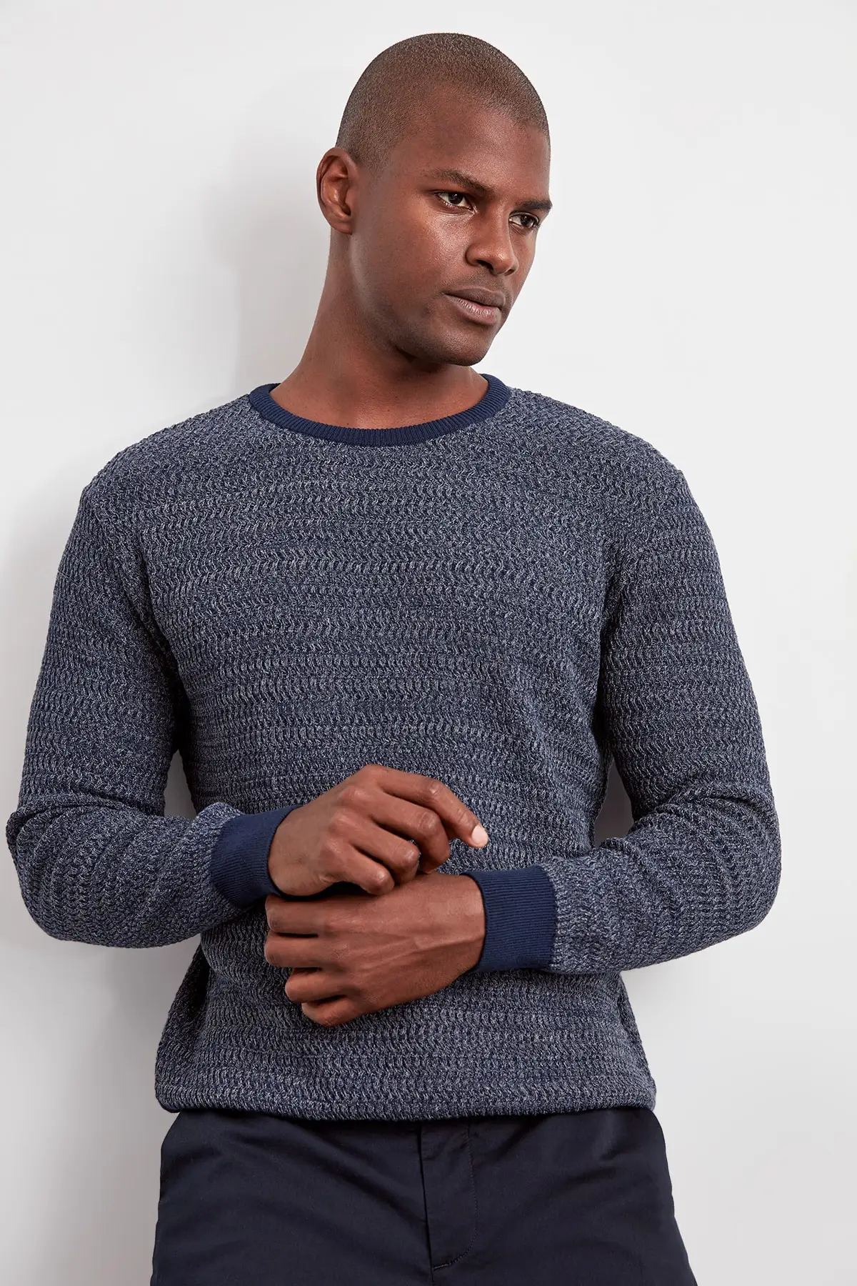 Мужской свитер темно-синего цвета TMNAW20LS0009 |