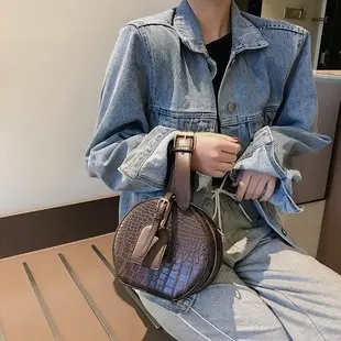 

VALTIS Round Handbag Fashion Messenger Shoulder Bags For Women 2019 Crossbody Bag Classic Alligator Pattern Handle Purse Bolsa