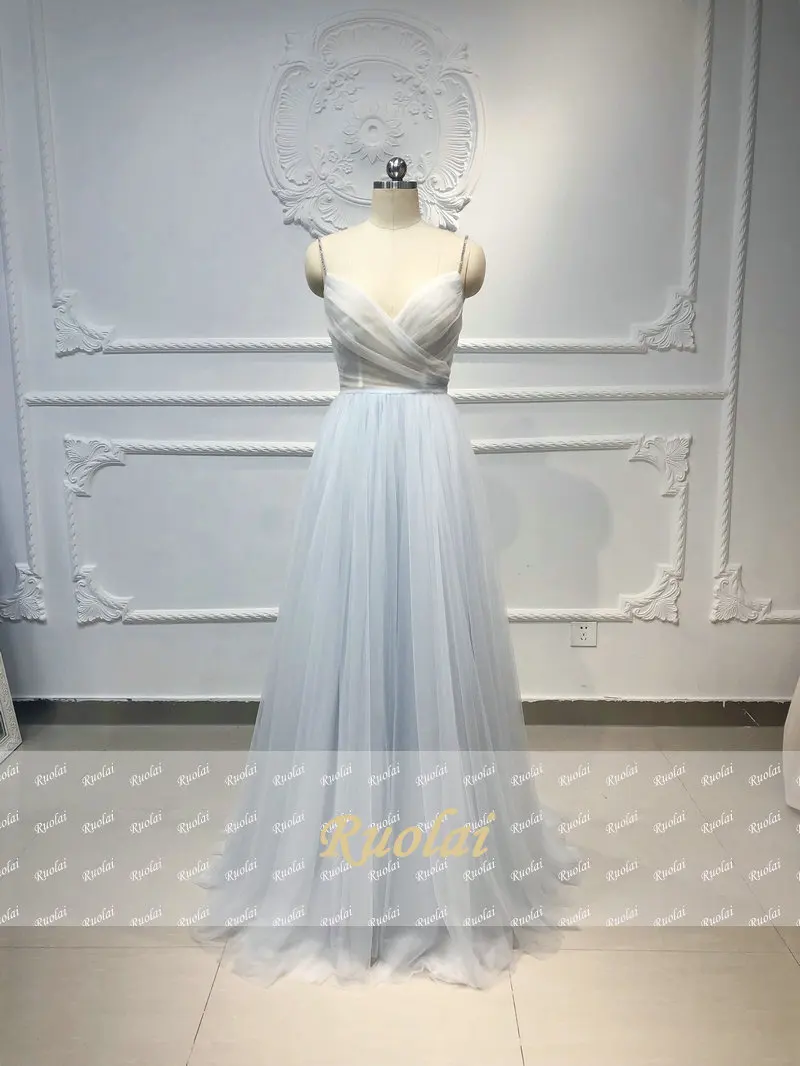 Элегантное вечернее платье с длинным иллюзионным v-образным вырезом а-силуэта