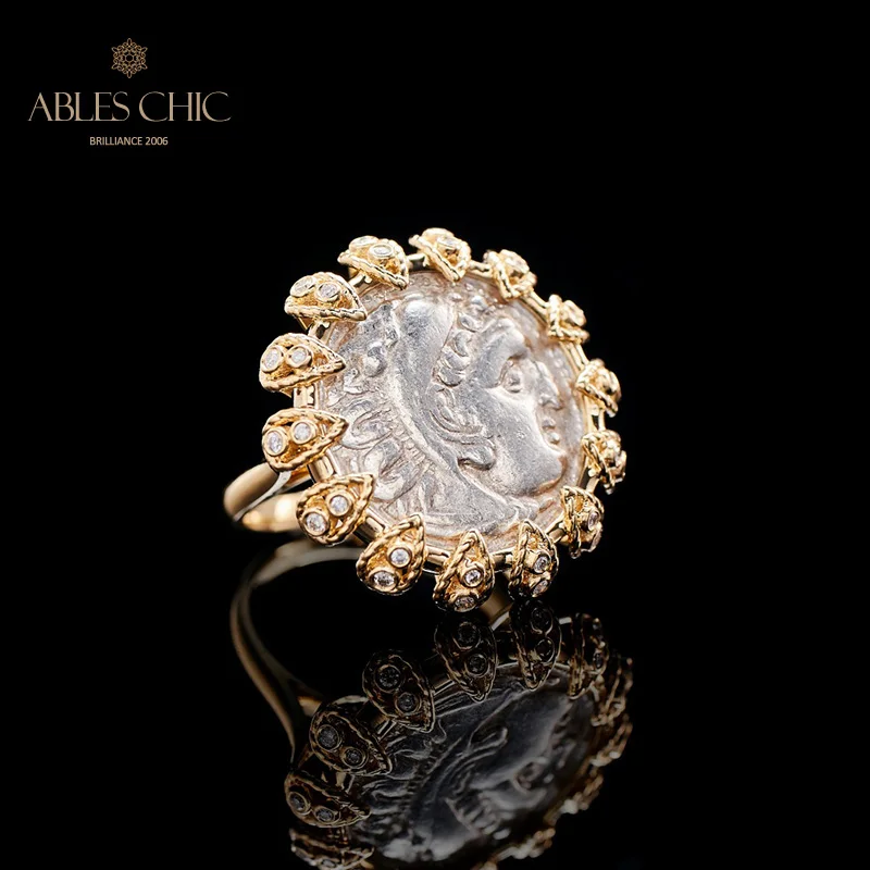 Кольцо из 18-каратного золота с бриллиантами карат