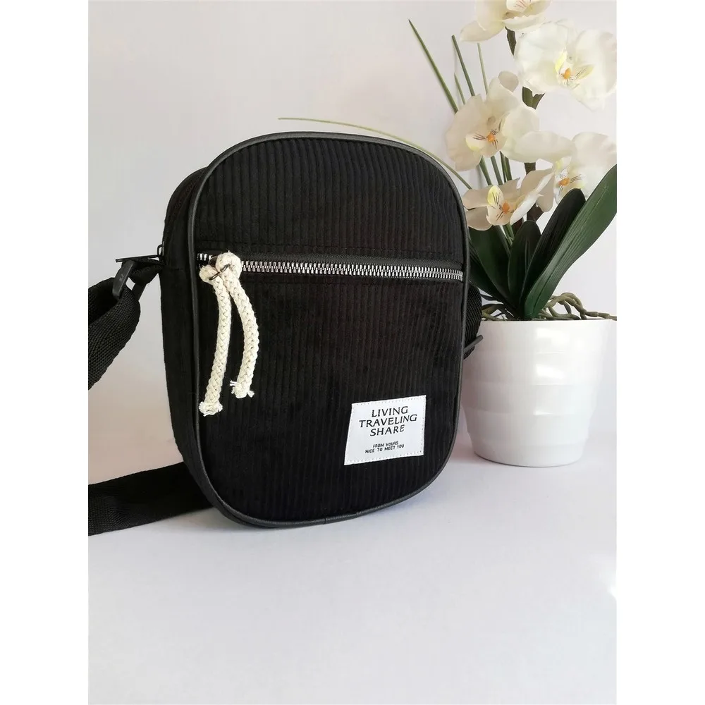 Zena Siyah Kadife Askılı Omuz Çantası Çift bölmeli.  Ayarlanabilir askı.