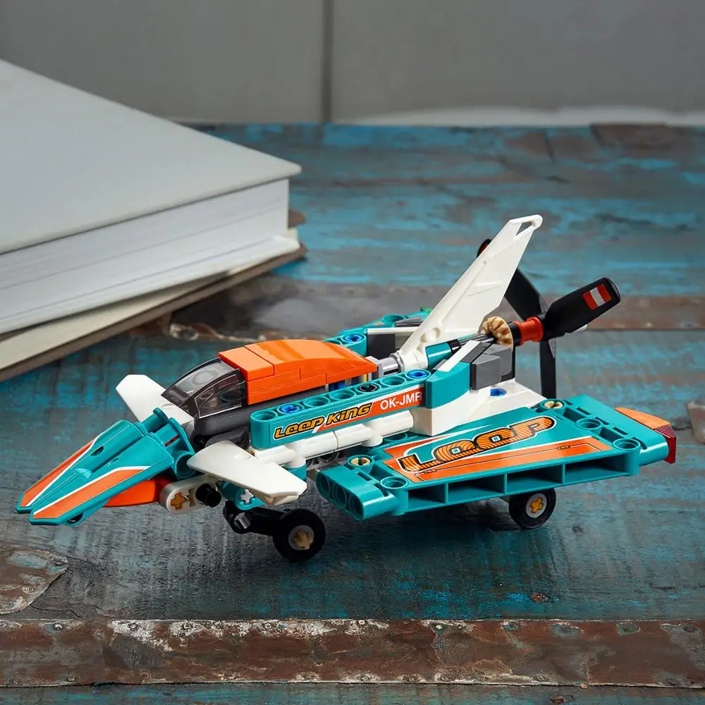 Конструктор LEGO Technic 42117 Гоночный самолёт |