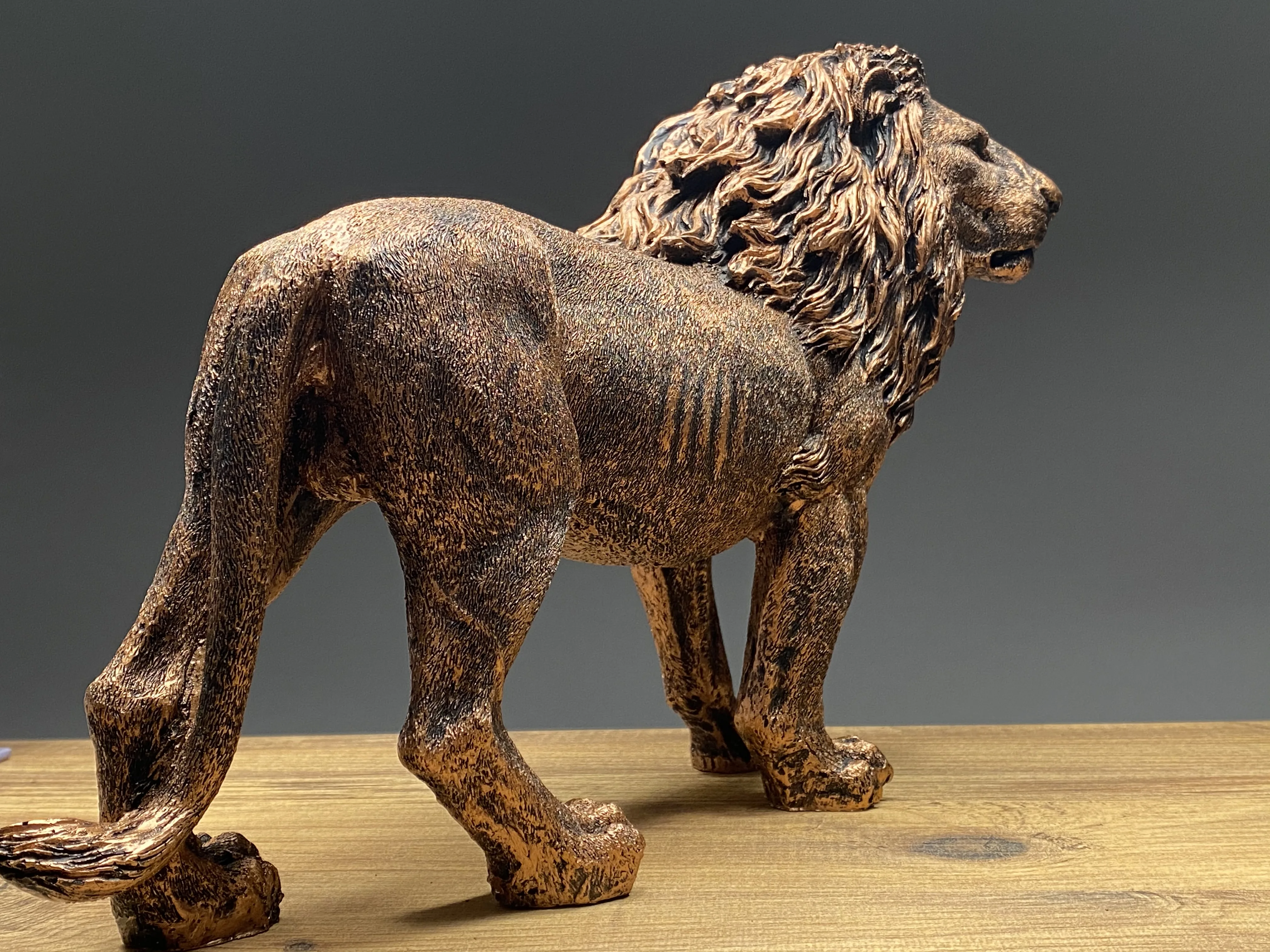 

Lion Home Decor Figurines