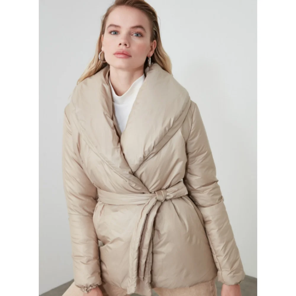 Autumn-Winter Women Beige Wide Collar Belt Parkas Thick Warm Winter Bubble Coats Jackets Pockets Zipper Simple Overcoats puff