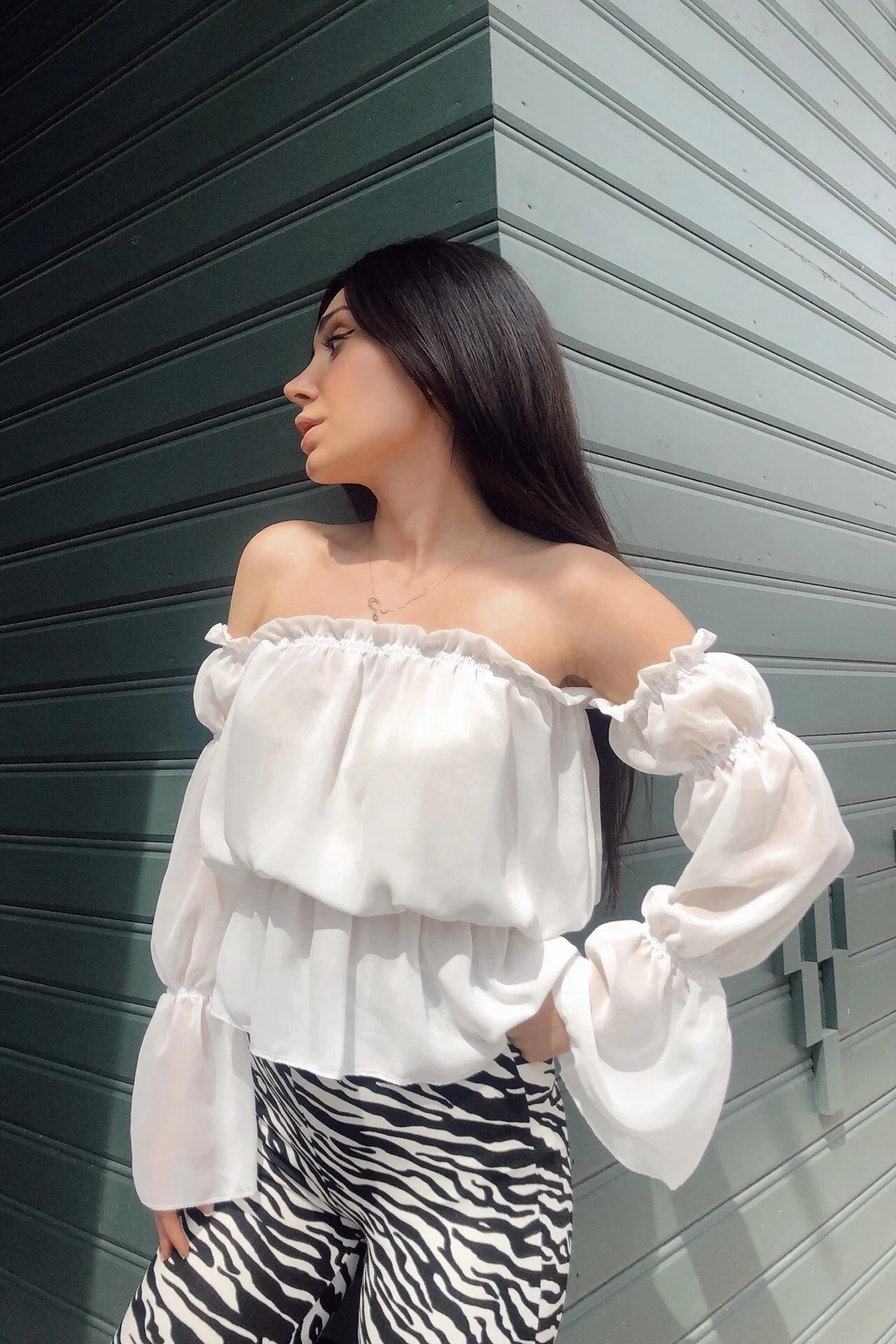 

Women Madonna Collar Chiffon Blouse