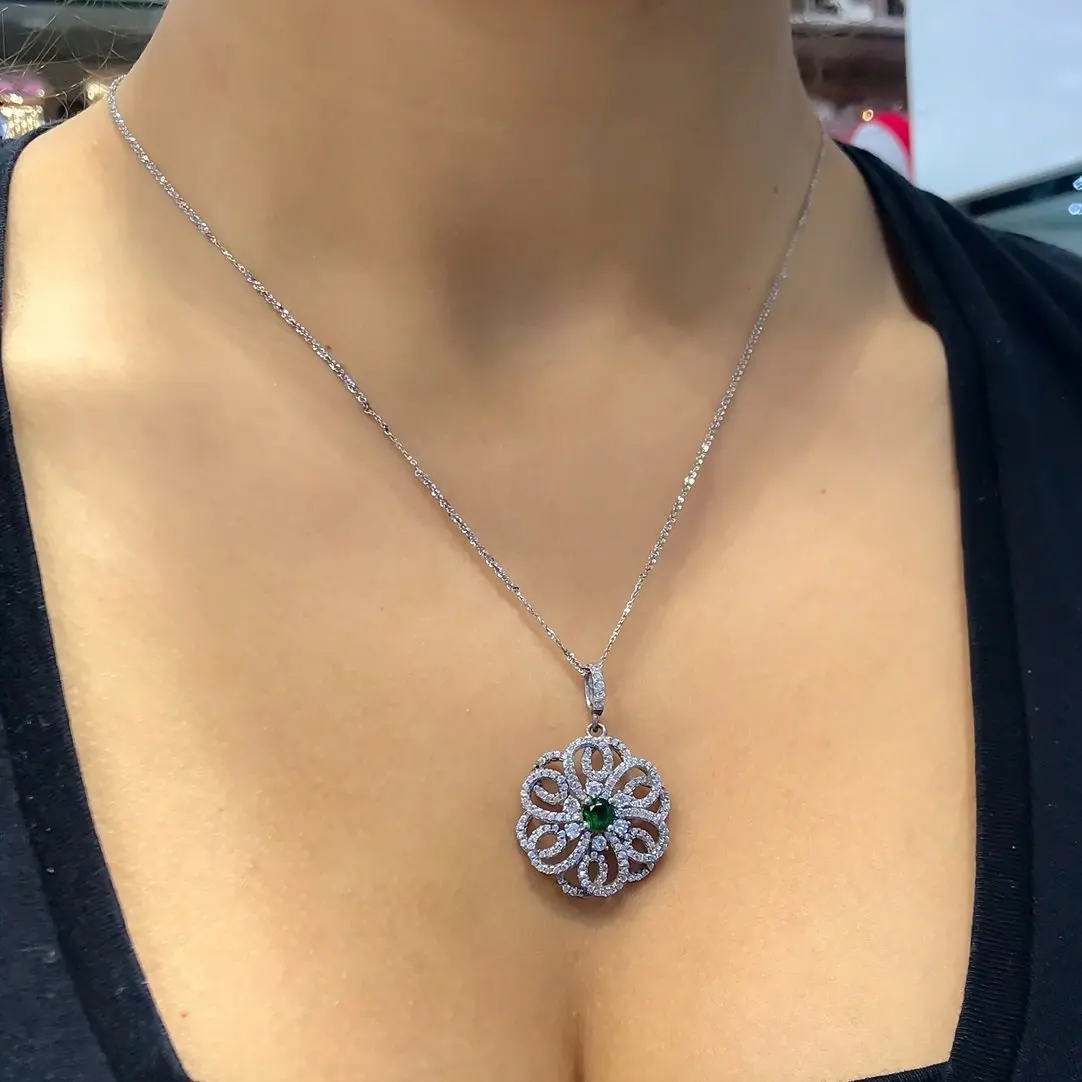 

Special Design Emerald green Italian Silver Necklace