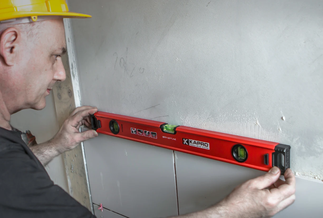 Под уровнем делают. Уровень лазерный линейный bosch pll 360 set 0603663001. Лазер строительный самовыравнивающийся hilti. Под уровнем делают. Опора для лазерного нивелира бош.