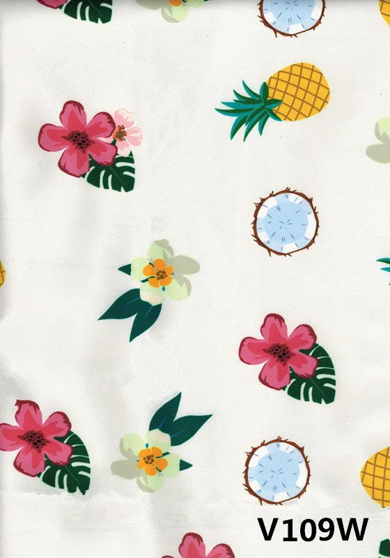 Водонепроницаемая ткань с розовой клубникой продается на половине двора