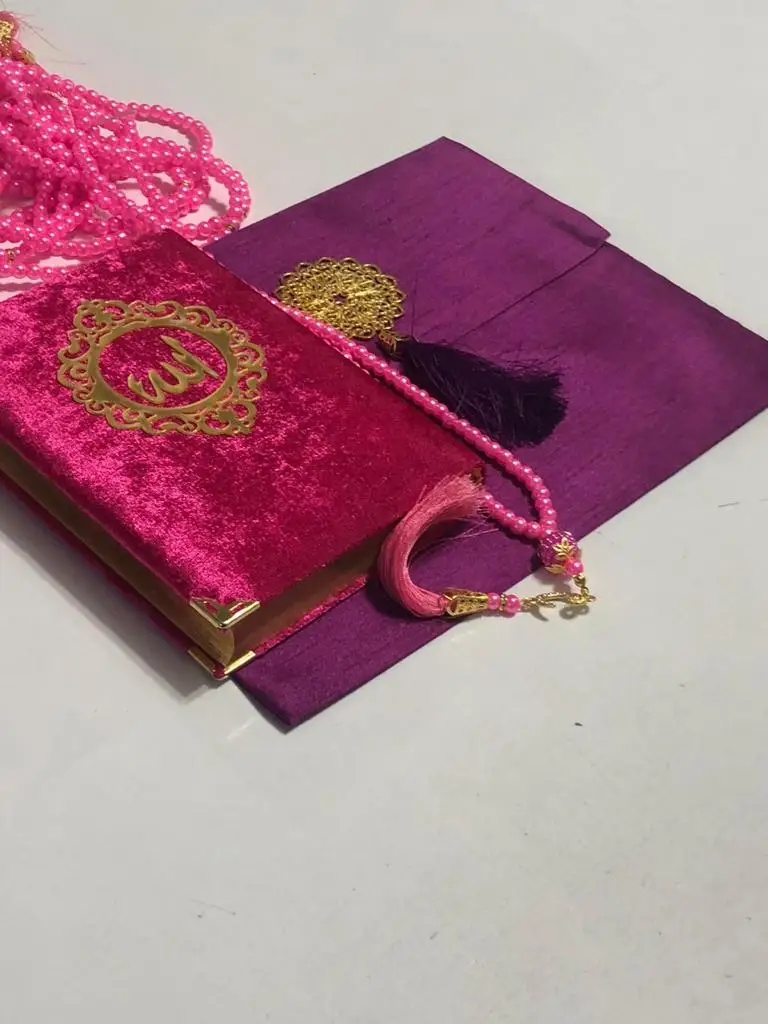 

WONDERFULQuran Set Bag 70x115cm Prayer Carpet Mat Salah Umrah Gift Shantuk Quran Tasbeeh Gift Set Eid Wedding Graduation I. FREE