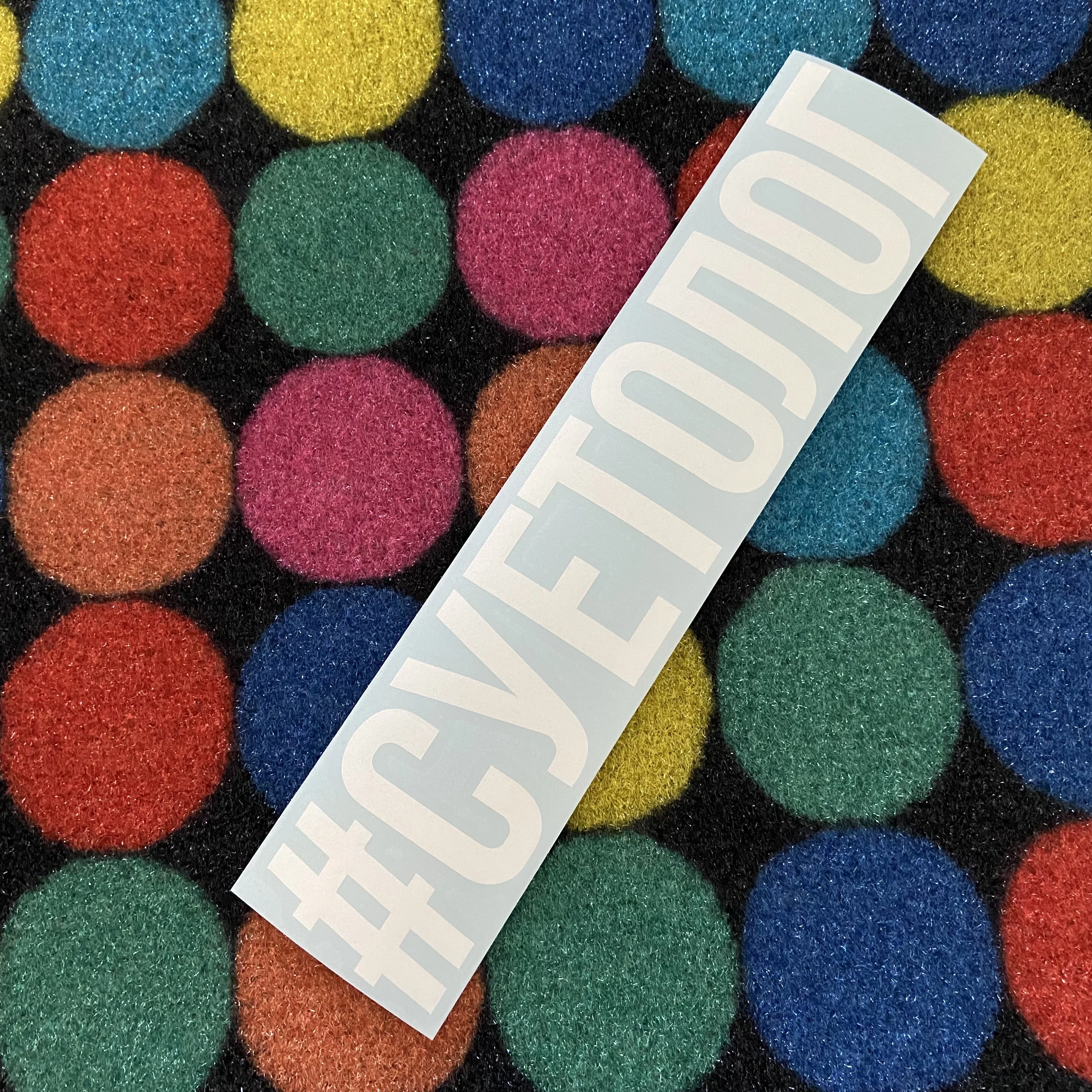 Наклейка на автомобиль/мотоцикл из виниловой пленки Хештег #Суетолог