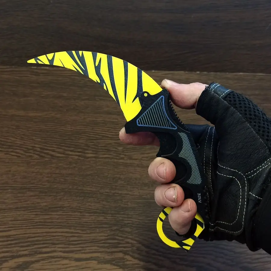 Нож оружие сувенирное Karambit Knife CS:GO 2 из дерева камуфляж цветной Керамбит копия