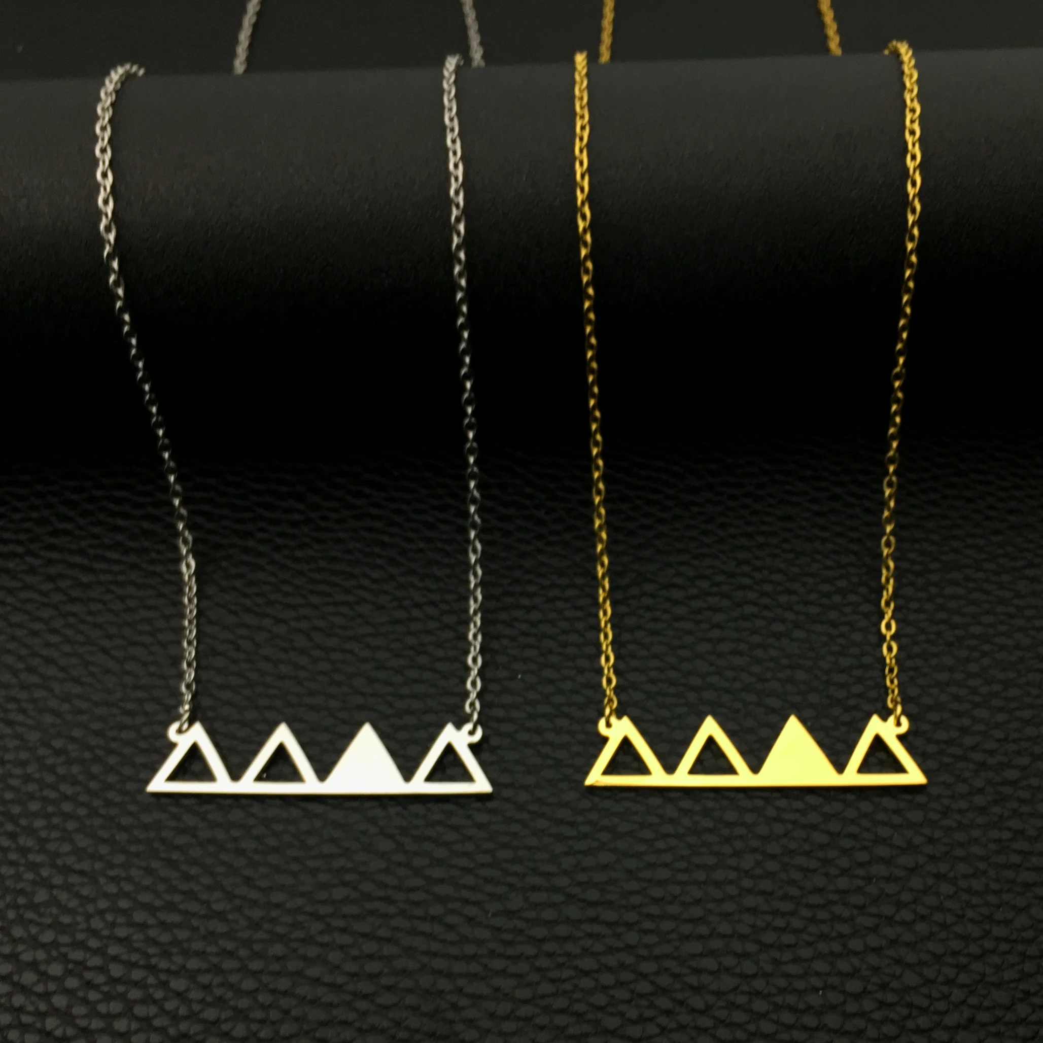 

Personalized customized 4Pcs Sister Triangle-Shaped Stainless Steel Necklace Matching Triangle Pendant Fashion Jewelry Gift
