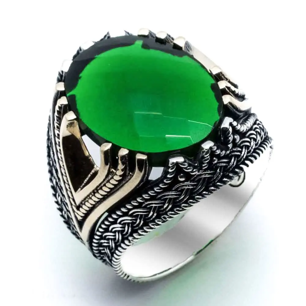 Женское серебряное кольцо с зеленым цирконием | Украшения и аксессуары