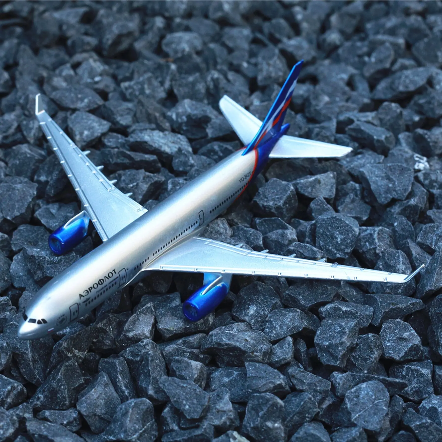 

Russian Airlines A320 Aircraft Diecast Model 6" Metal Airplane Miniature Collection Toys
