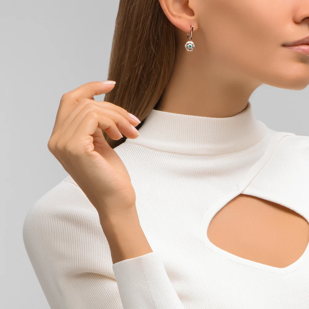 Золотые серьги с изумрудами и бриллиантами SUNLIGHT проба 585 | Украшения аксессуары