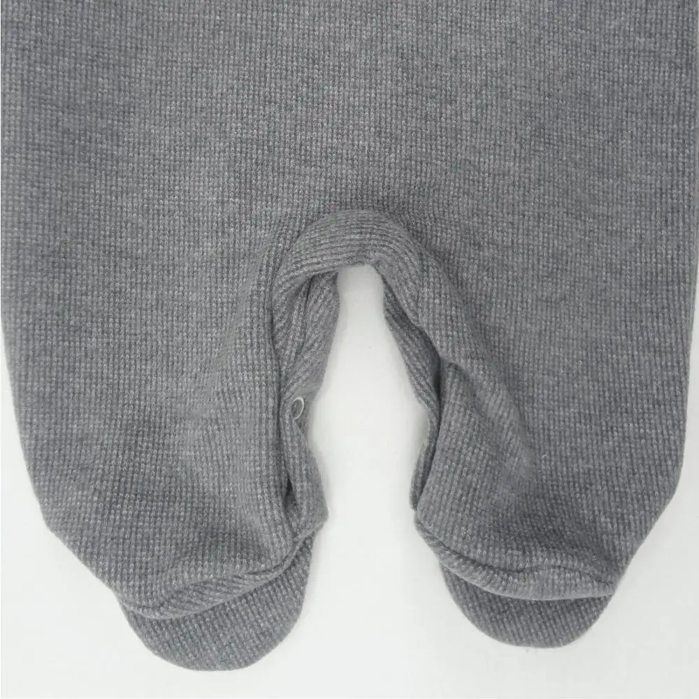 Бархатный комбинезон для новорожденных мальчиков с бабочкой и лямками на плече