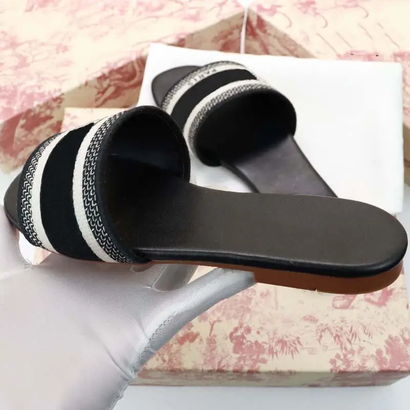 

Luxury Brand Sandals Designer Slippers Slides Foam Runners Floral Brocade Genuine Leather Flip Flops Women Shoes