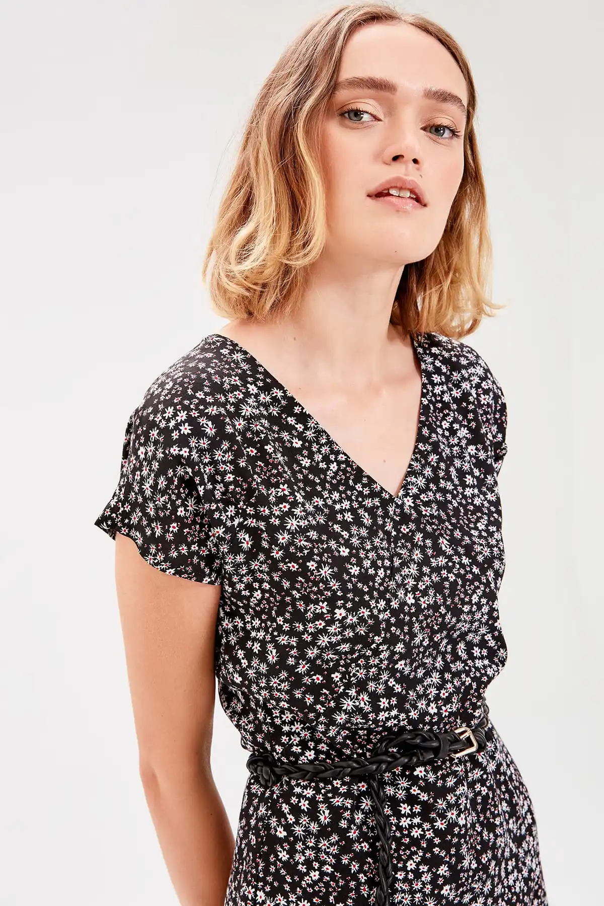 Черное платье с цветочным принтом TWOAW20EL0594 | Женская одежда