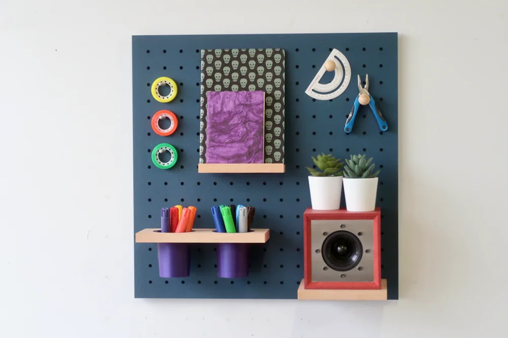 Пегборд модульная деревянная настенная полка для эффективного хранения и