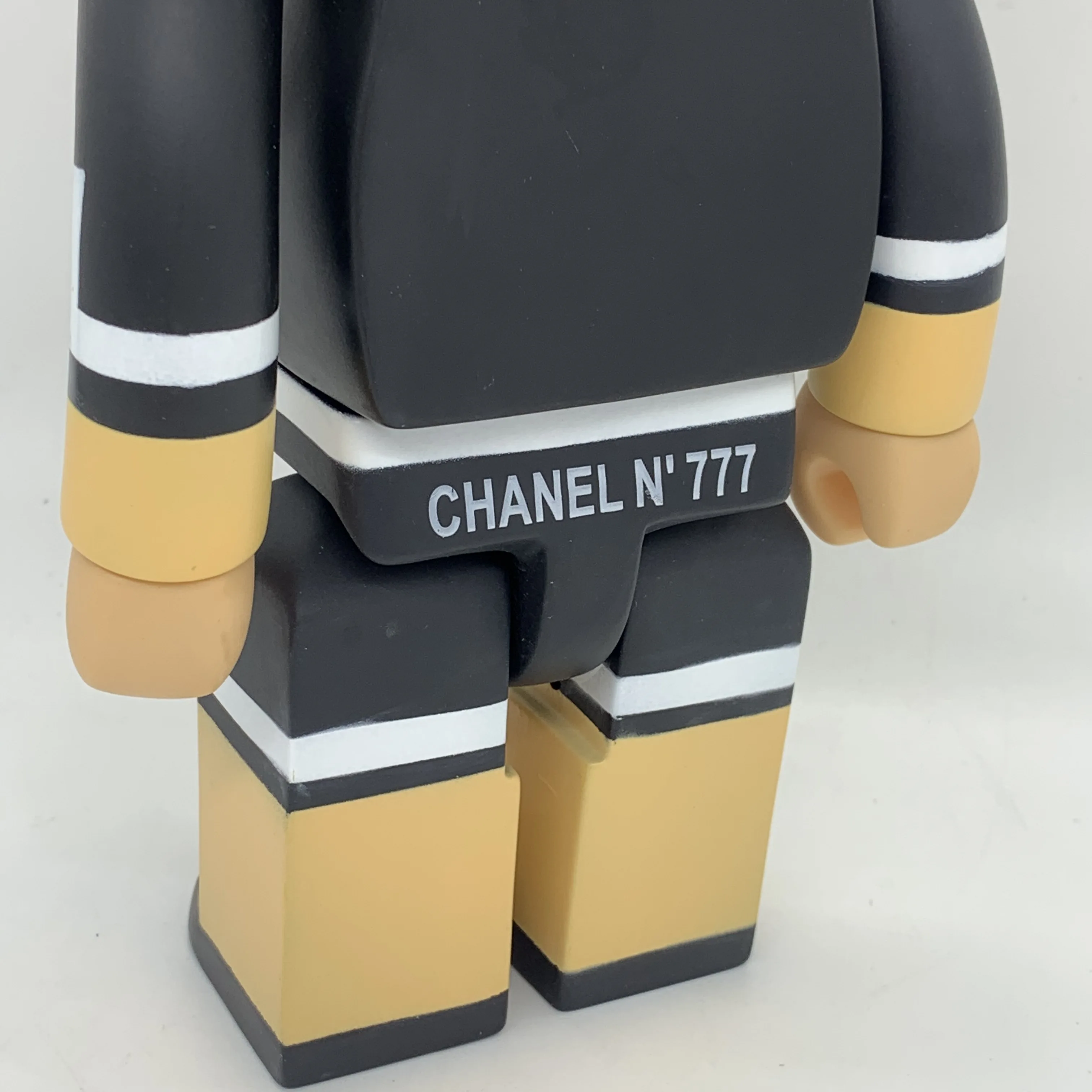 

High Quality Chanely Bearbrickly 400% With Box Action Figure Ornaments Gifts