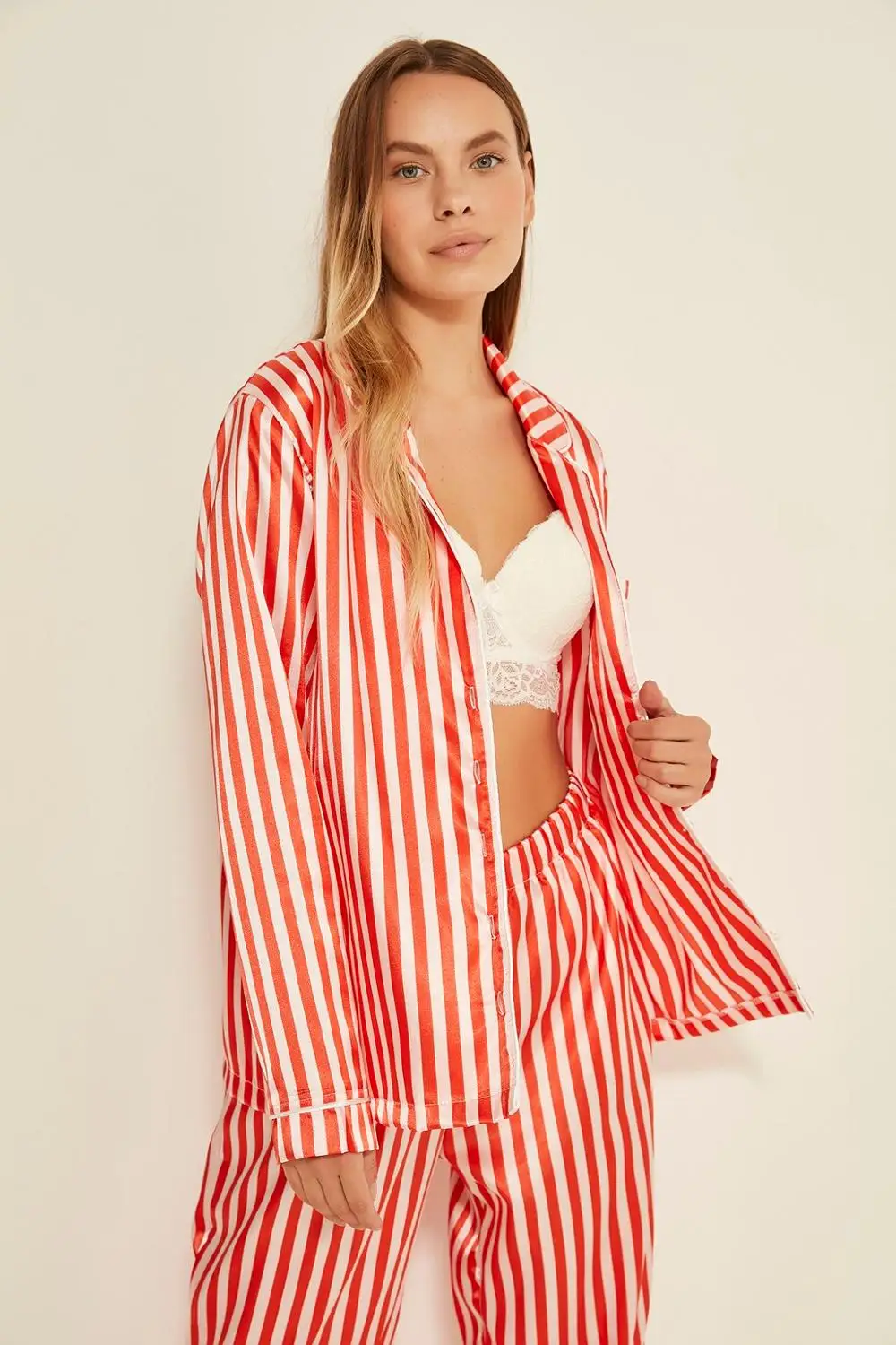 

Woman satin shirts-soft silk-choice of colors (after washing the color does not change)