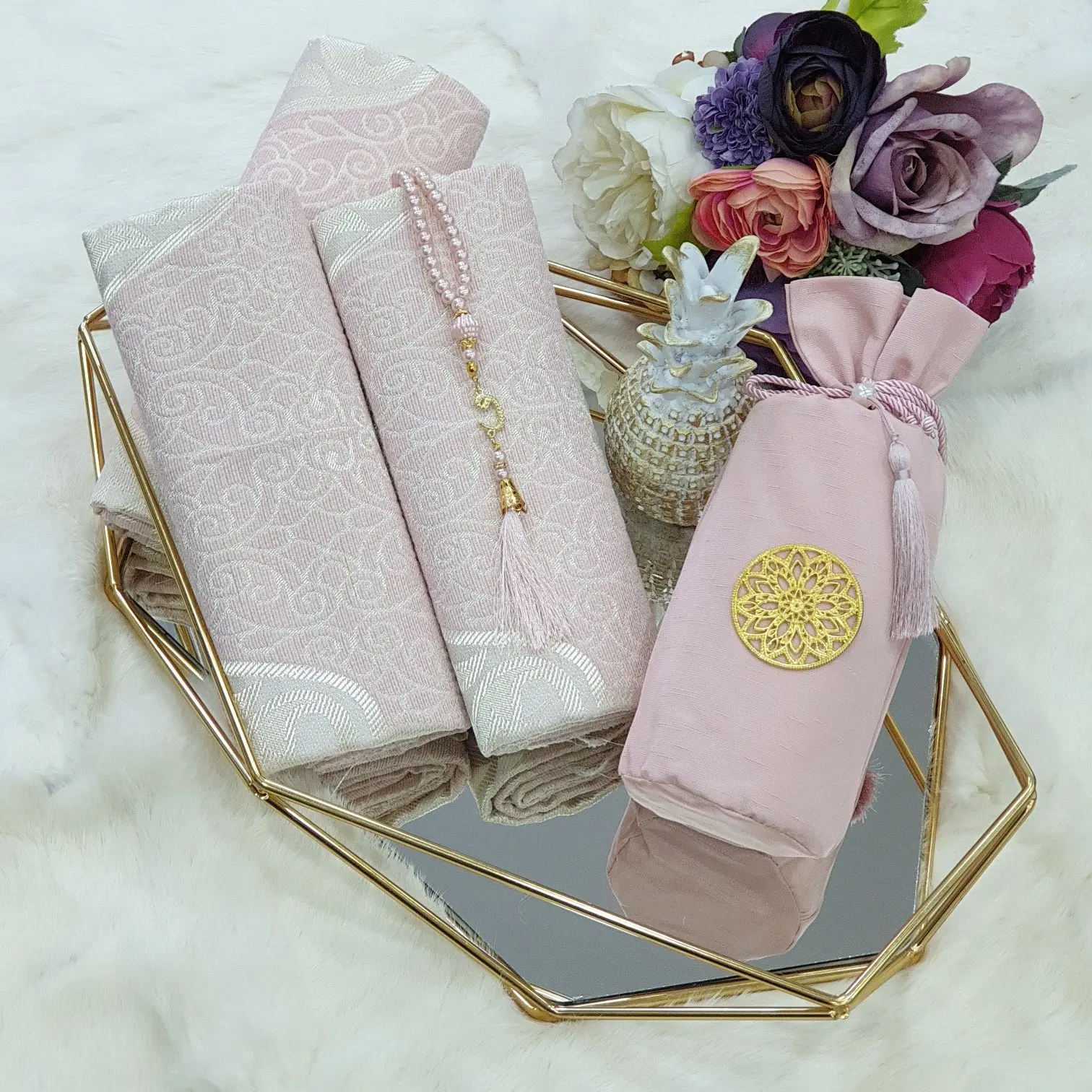 

Prayer Rug with Bag Tasbeeh Turkish Islam Prayer Rug Gift Sets for Muslim Wedding Gift Prayer Carpet Taffeta Islam Dowry Set