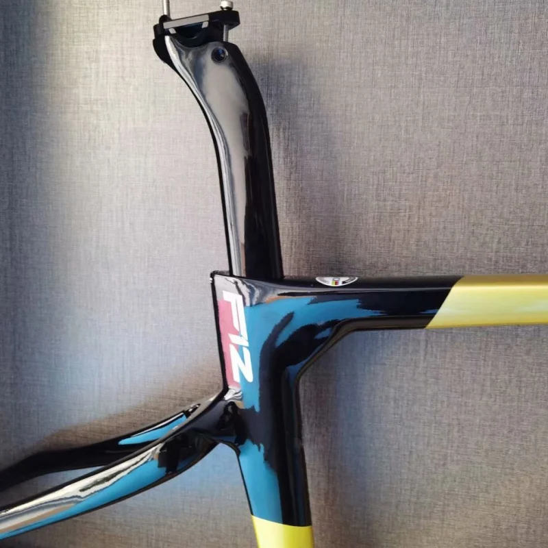 

Карбоновая рама велосипеда bicicleta велосипед 1K 1:1 F12 T1100 с дисковым тормозом BB68 V и рулем F12, сделано в Тайване, 2022