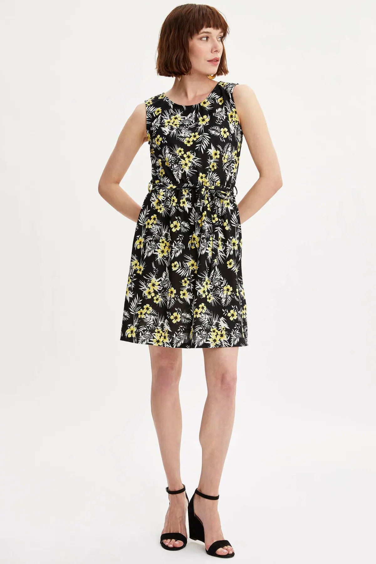 DeFacto женское летнее платье без рукавов с цветочным рисунком повседневное Черное